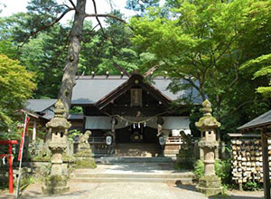 春日山神社